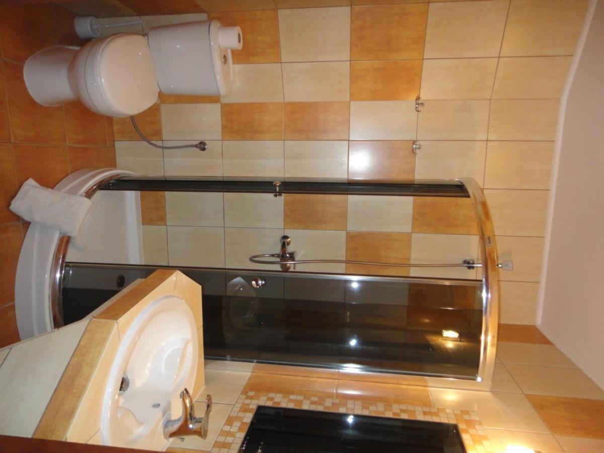 Mirex Hotel Криница-Здруй Екстериор снимка